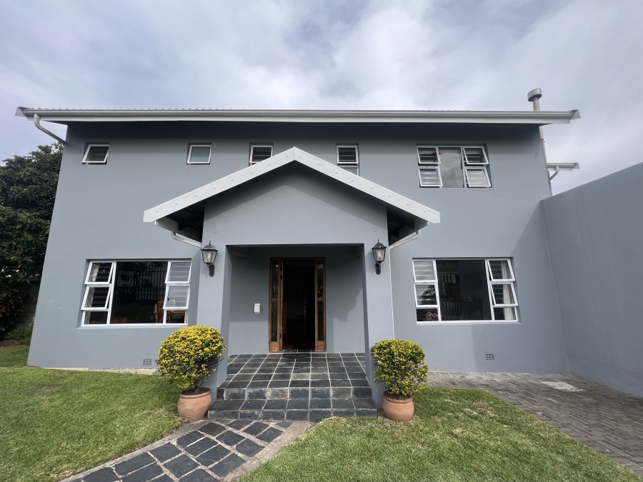 5 Bedroom Property for Sale in Nahoon Eastern Cape